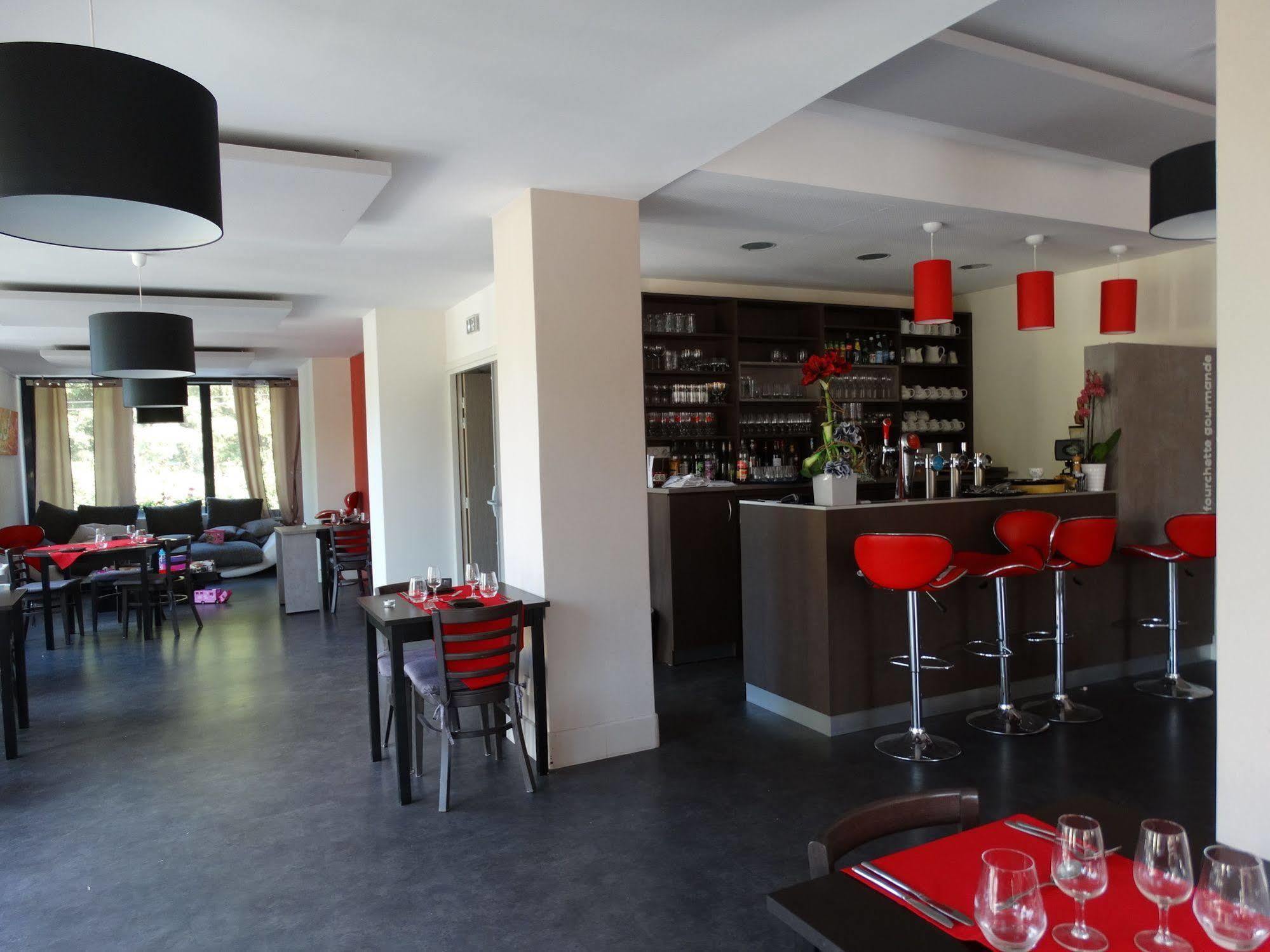Hotel Restaurant L Echo Du Lac Жерарме Экстерьер фото